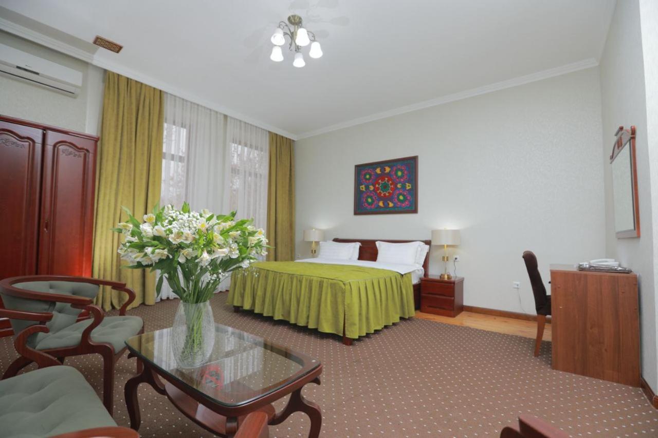 Khujand Grand Hotel Экстерьер фото